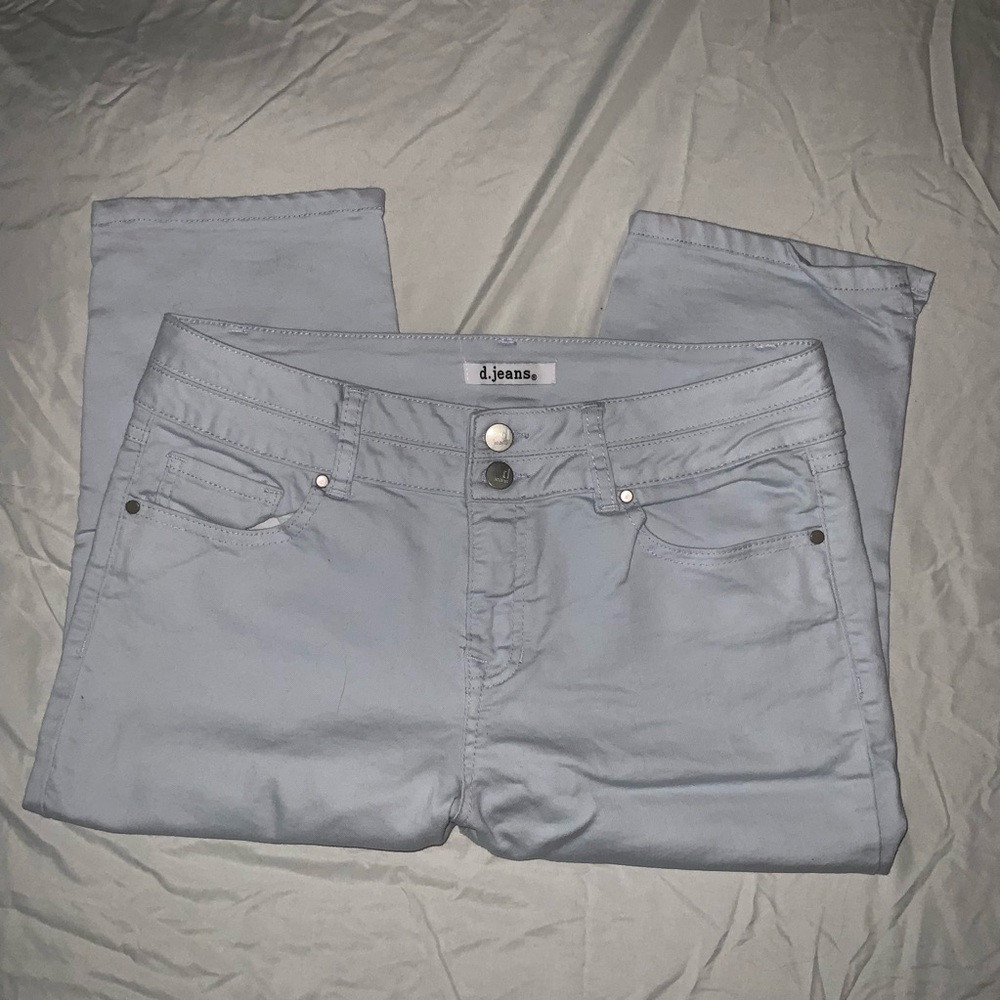 Baby blue stretch cropped/capri jeans